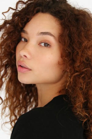 Ashley Moore tüm dizileri dizigom'da