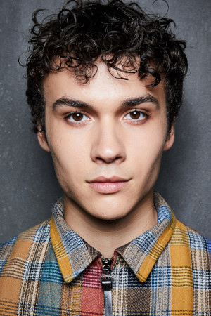 Benjamin Wadsworth tüm dizileri dizigom'da