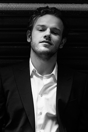 Callum Woodhouse tüm dizileri dizigom'da