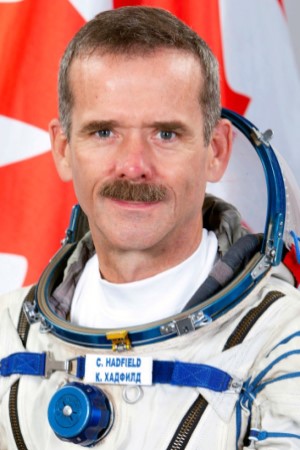 Chris Hadfield tüm dizileri dizigom'da