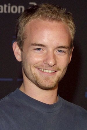 Christopher Masterson tüm dizileri dizigom'da