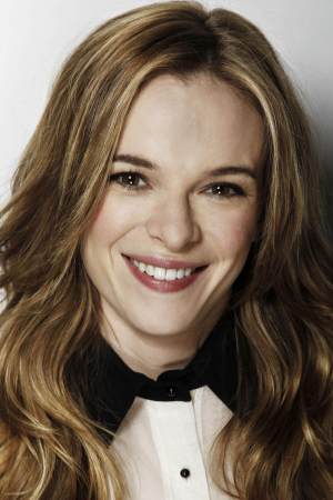 Danielle Panabaker tüm dizileri dizigom'da