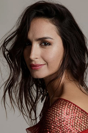 Fernanda Urrejola tüm dizileri dizigom'da