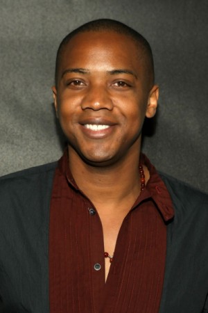 J. August Richards tüm dizileri dizigom'da