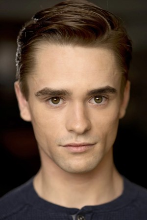 Jack Gillett tüm dizileri dizigom'da