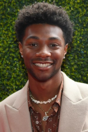 Jonathan Daviss tüm dizileri dizigom'da