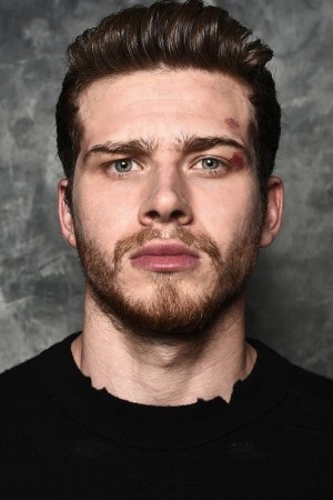 Oliver Stark tüm dizileri dizigom'da