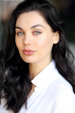 Poppy Corby-Tuech tüm dizileri dizigom'da