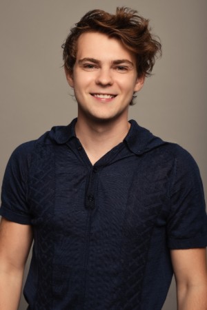 Robbie Kay tüm dizileri dizigom'da