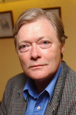 Simon Ward tüm dizileri dizigom'da