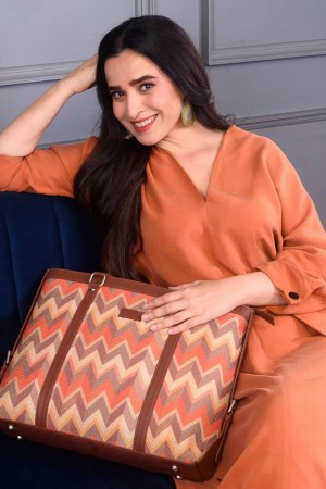 Simone Singh tüm dizileri dizigom'da