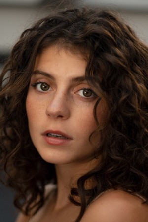 Emily Bader tüm dizileri dizigom'da