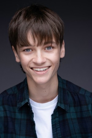 Jude Collie tüm dizileri dizigom'da