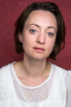 Lindsay Bennett Thompson tüm dizileri dizigom'da