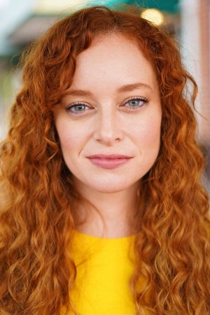 Valyn Hall tüm dizileri dizigom'da